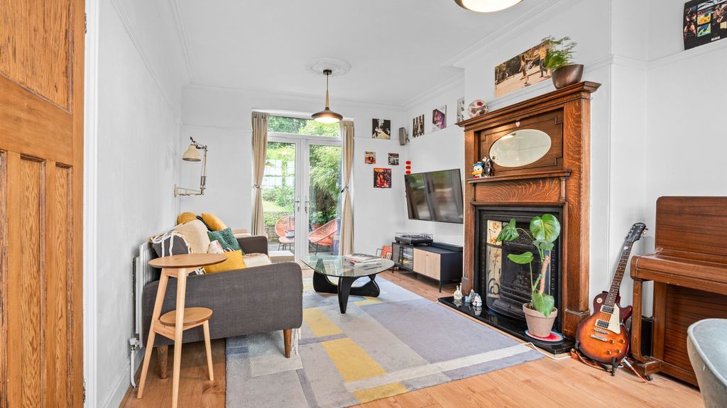 Property photo 3 of 27