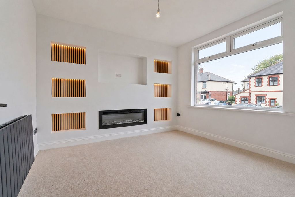 Property photo 3 of 22