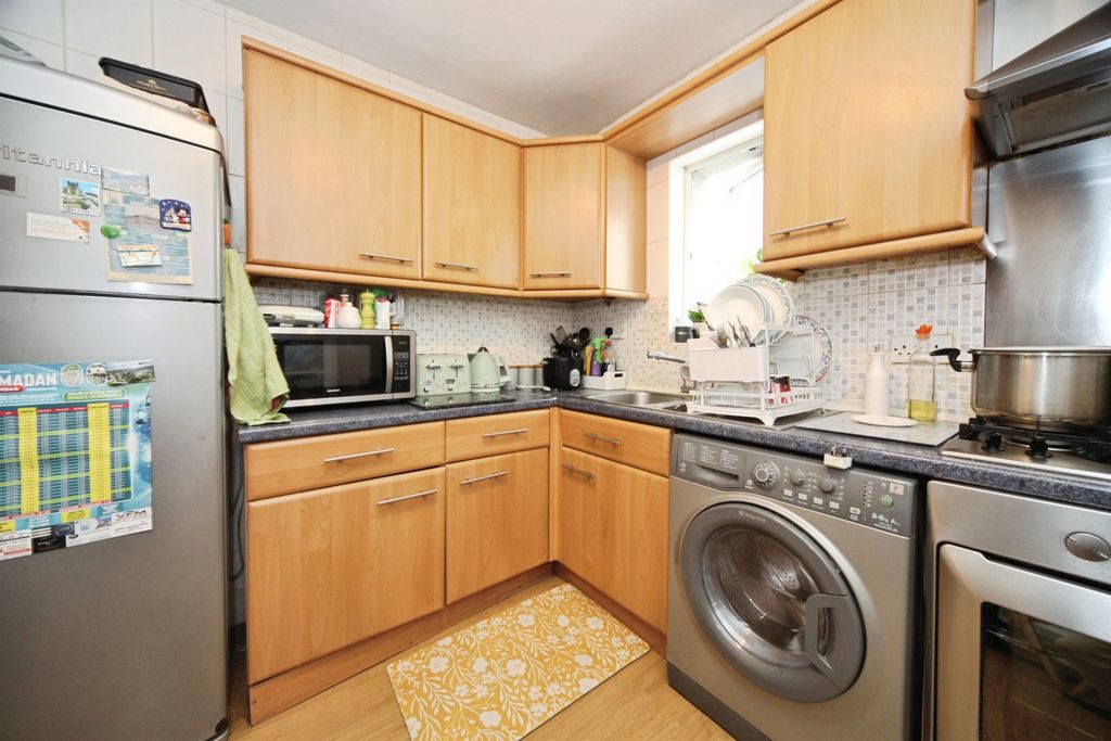 Property photo 3 of 16