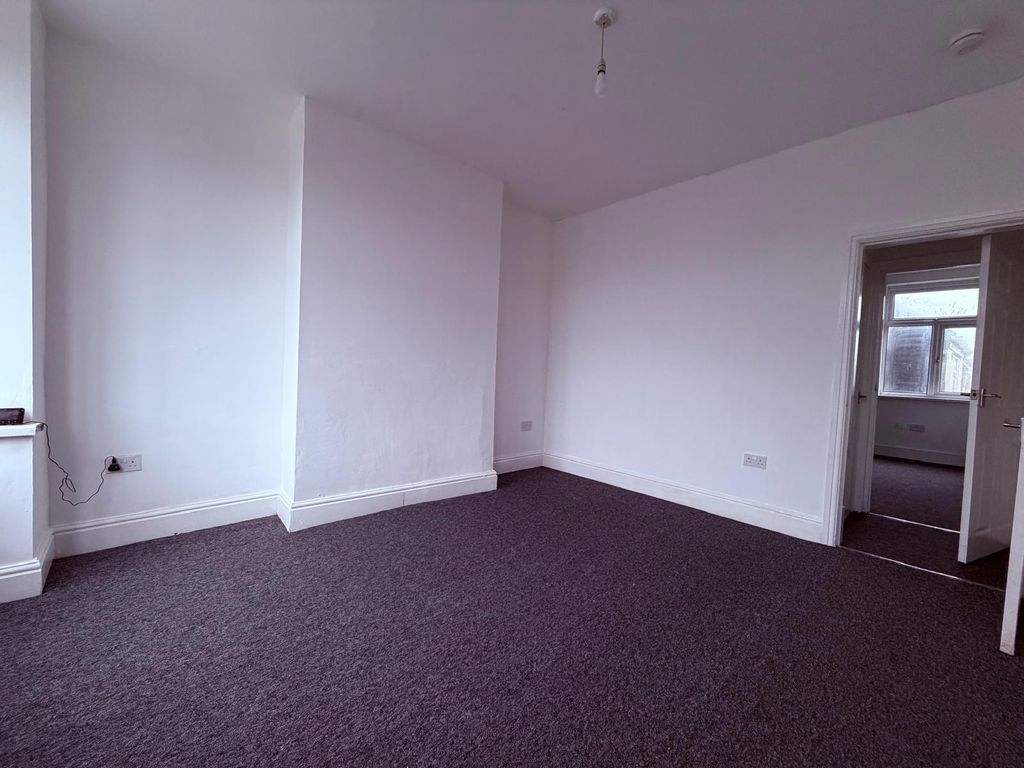 Property photo 2 of 9 Image