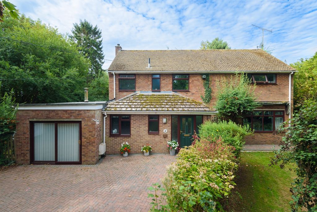Property photo 2 of 33 5392384