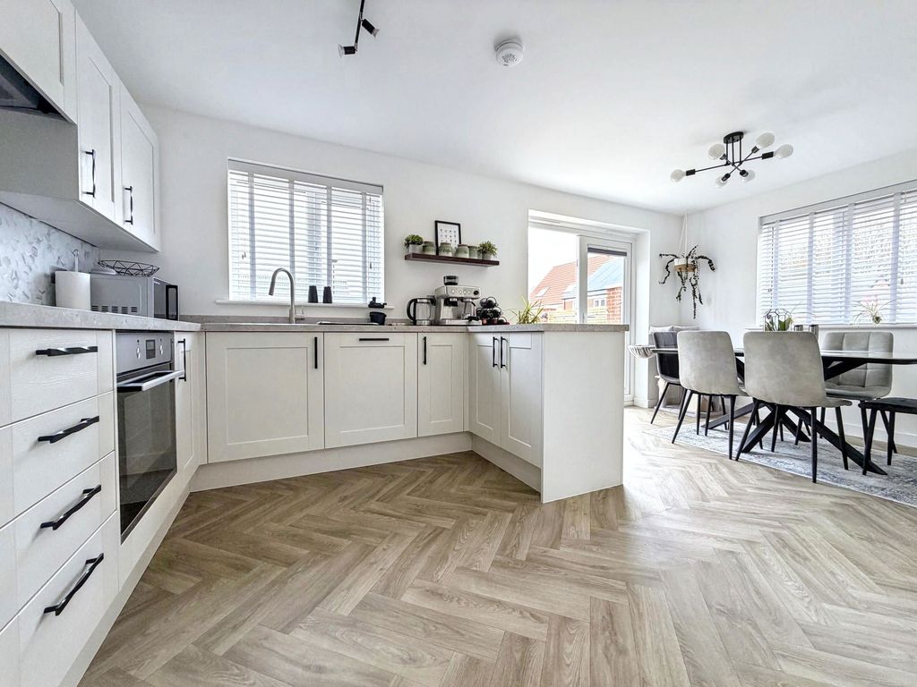 Property photo 2 of 29