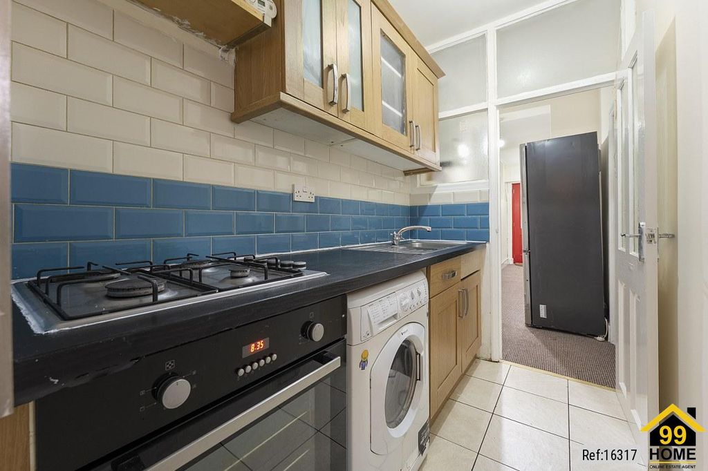 Property photo 3 of 11 Photo 2