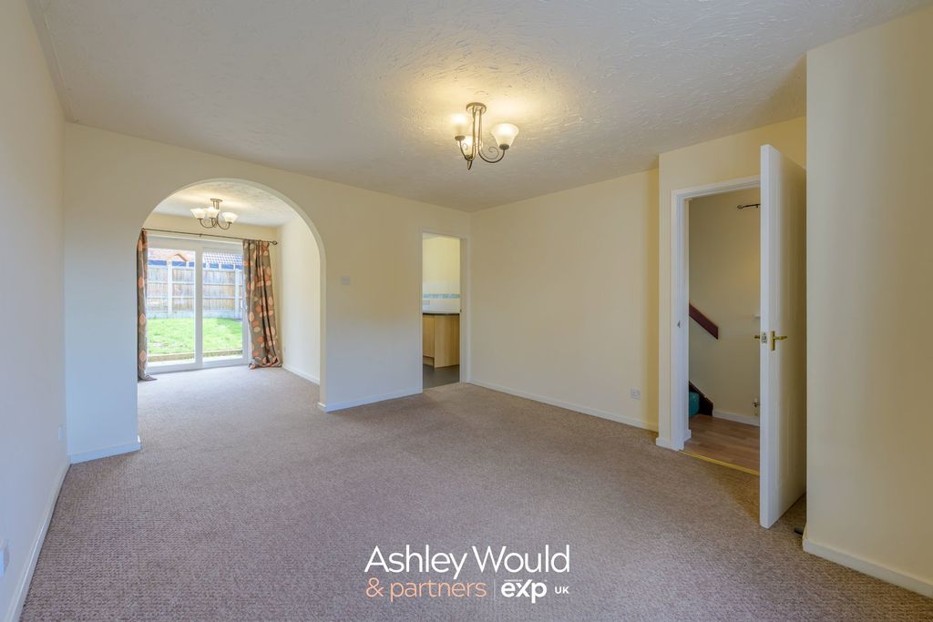 Property photo 2 of 15