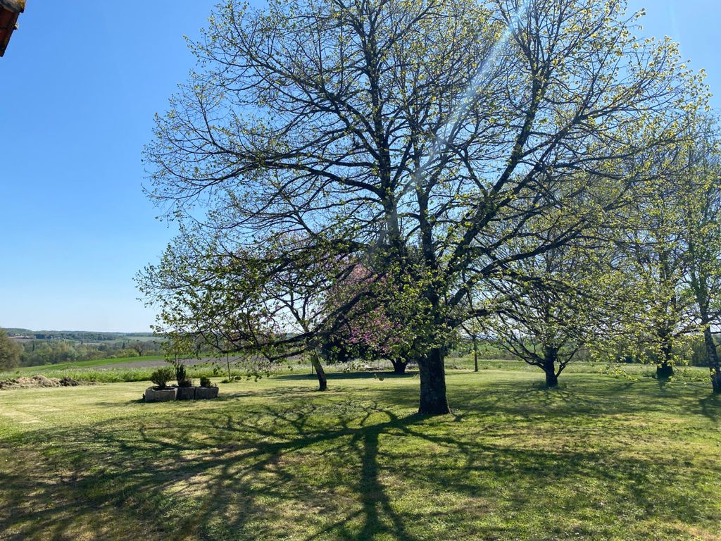 Property photo 2 of 12