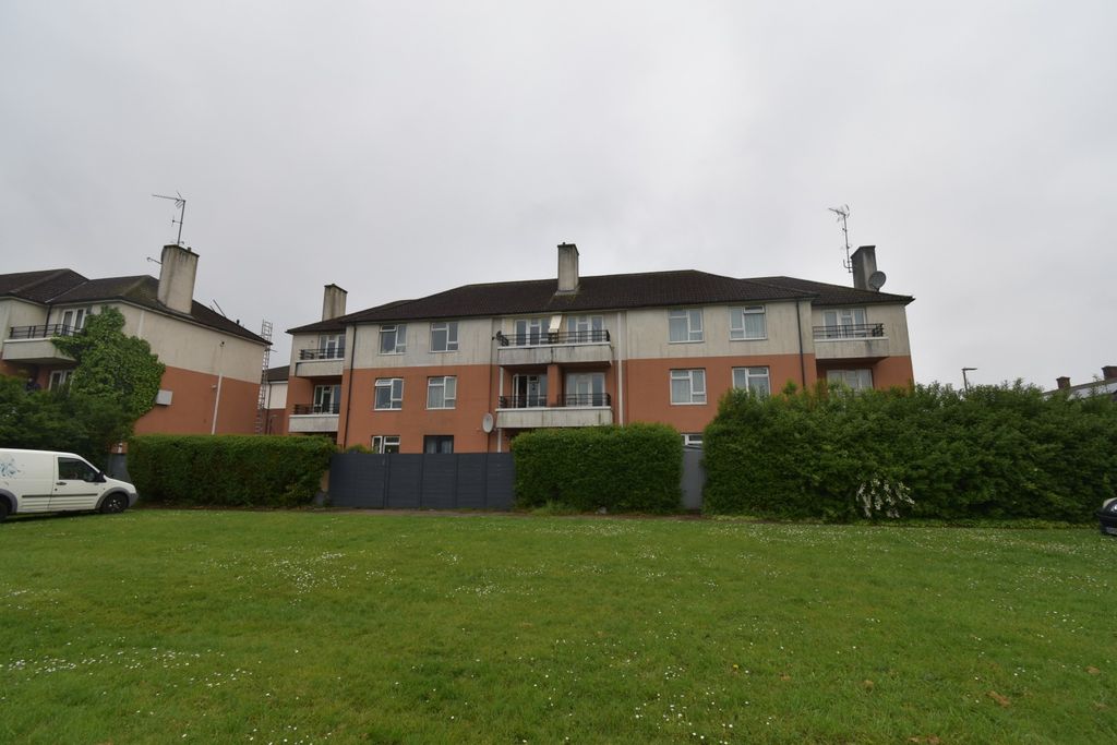 Property photo 1 of 10 Modern 1-Bedroom Apartment – Wd6, Borehamwood