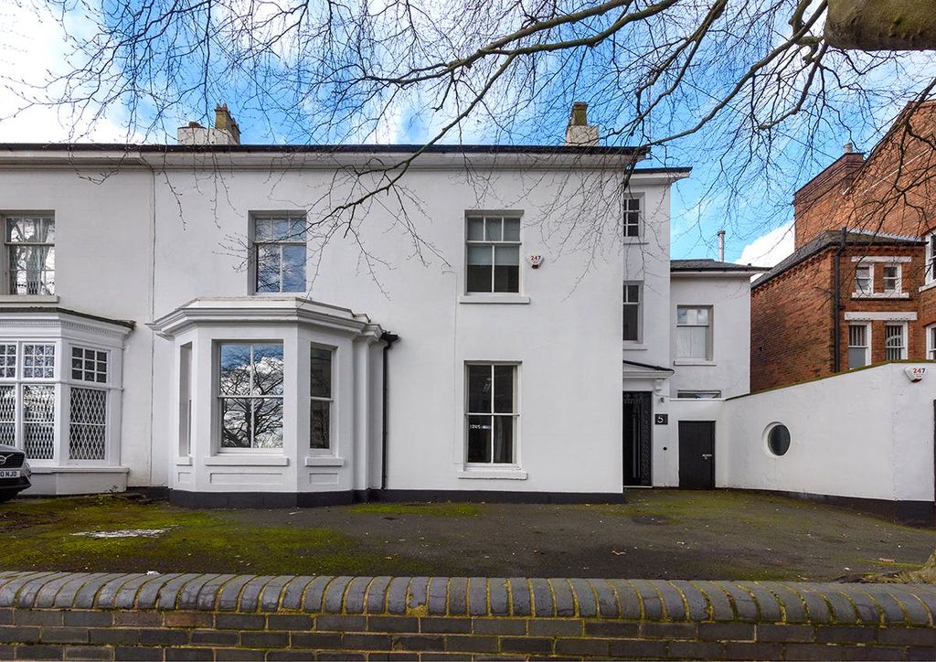 Property photo 3 of 24 51 Frederick Rd_012.Jpg