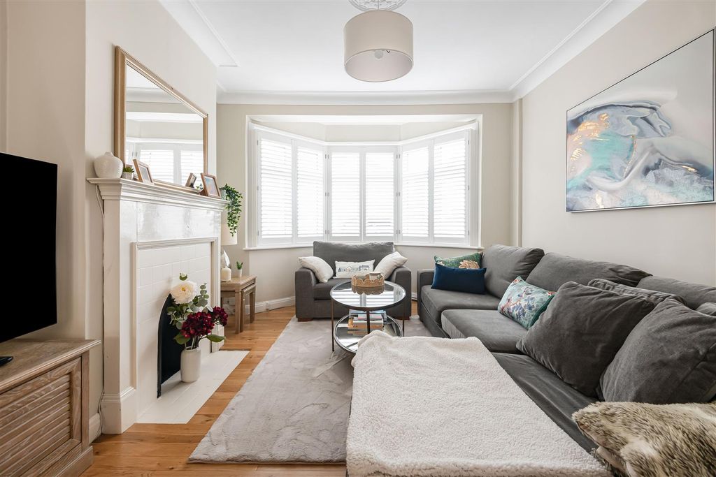 Property photo 2 of 39 11_73264.Jpg