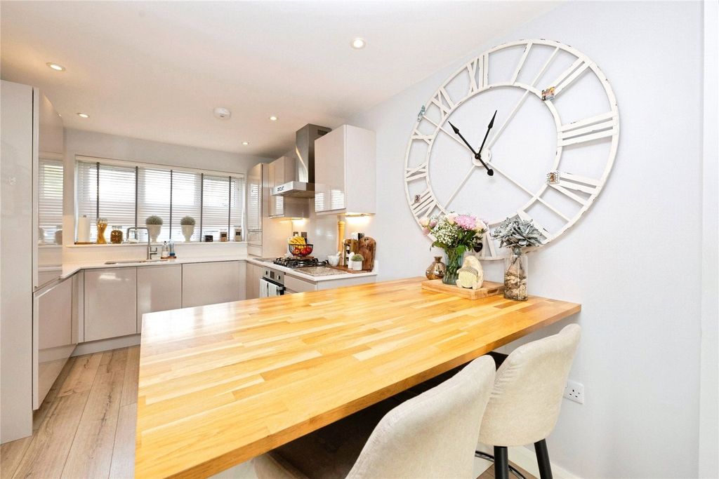 Property photo 3 of 15 Kitchen