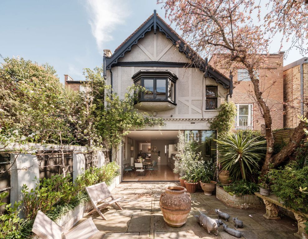 Property photo 1 of 5