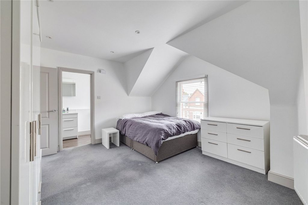 Property photo 2 of 17 Picture No. 21