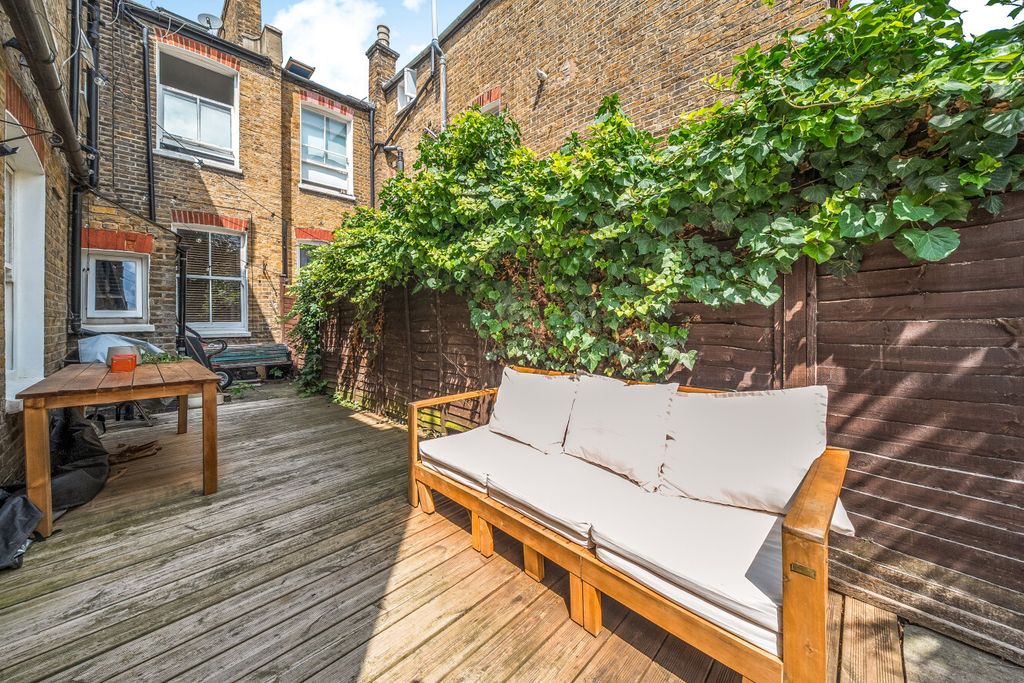 Property photo 3 of 15 1-6A575587E025F-1...