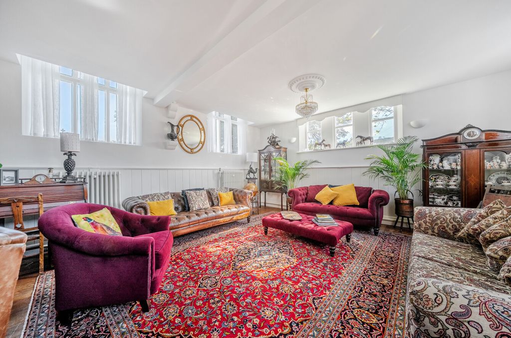 Property photo 3 of 33 1409954-6-69cc227...