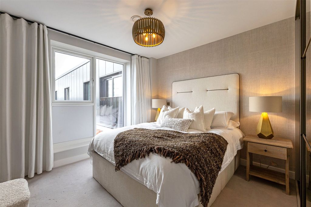 Additional image 16 of 3 bed flat for saleImperial House, Princes Gate, Homer Road, Solihull, West Midlands B91