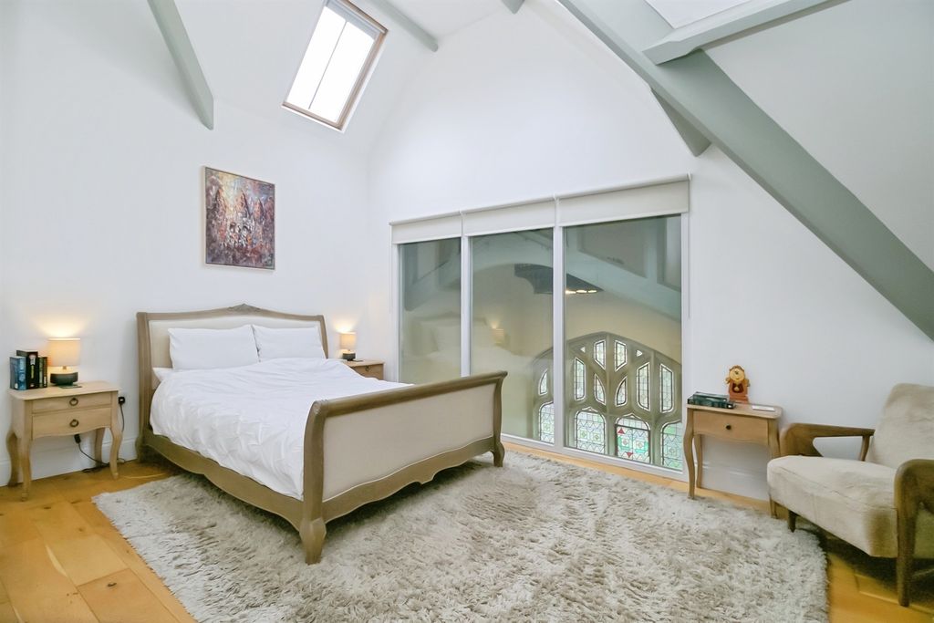 Property photo 3 of 20