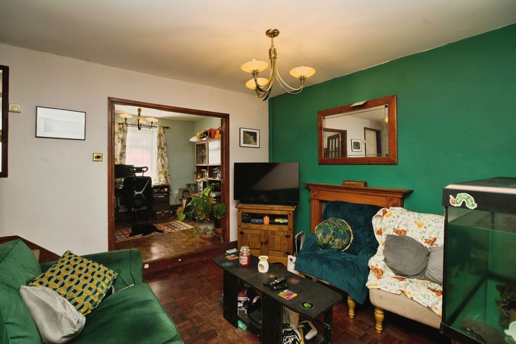 Property photo 2 of 16 Pbox-Img.Jpg