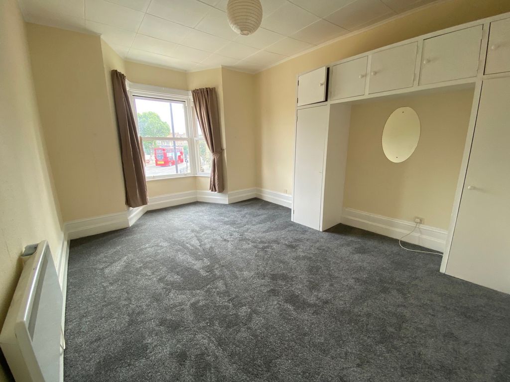 Property photo 1 of 3