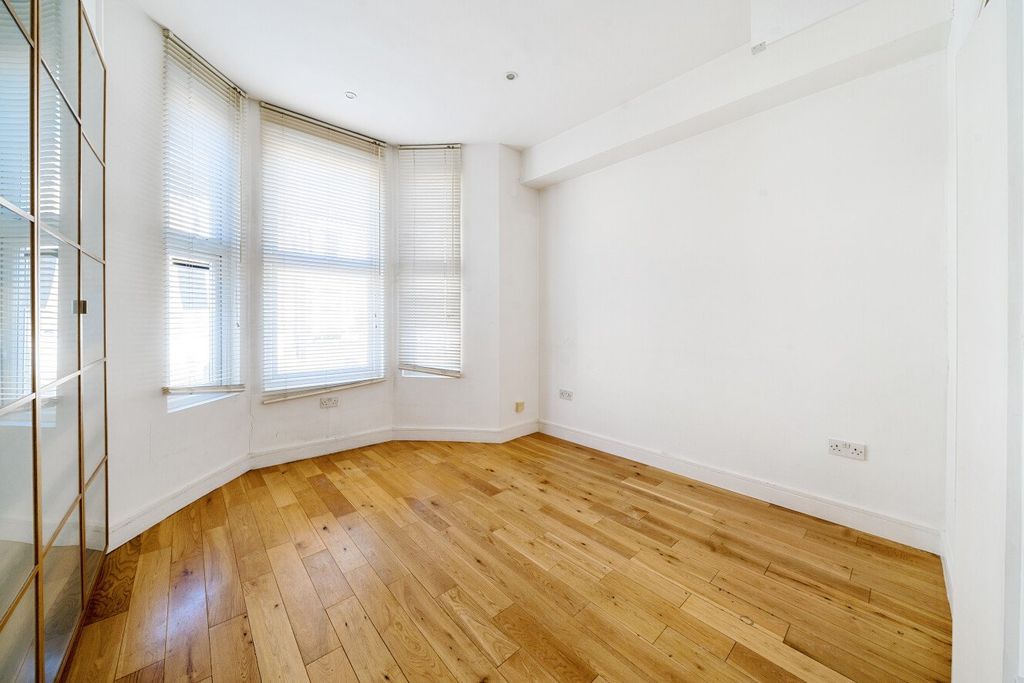 Property photo 3 of 17 Picture No. 03