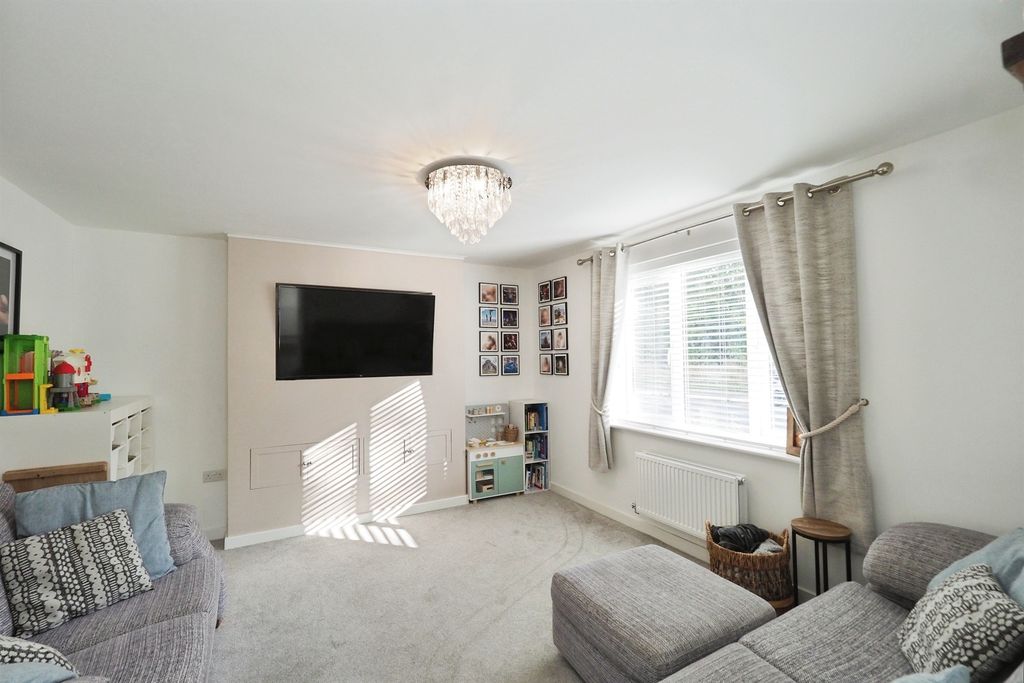 Property photo 2 of 17