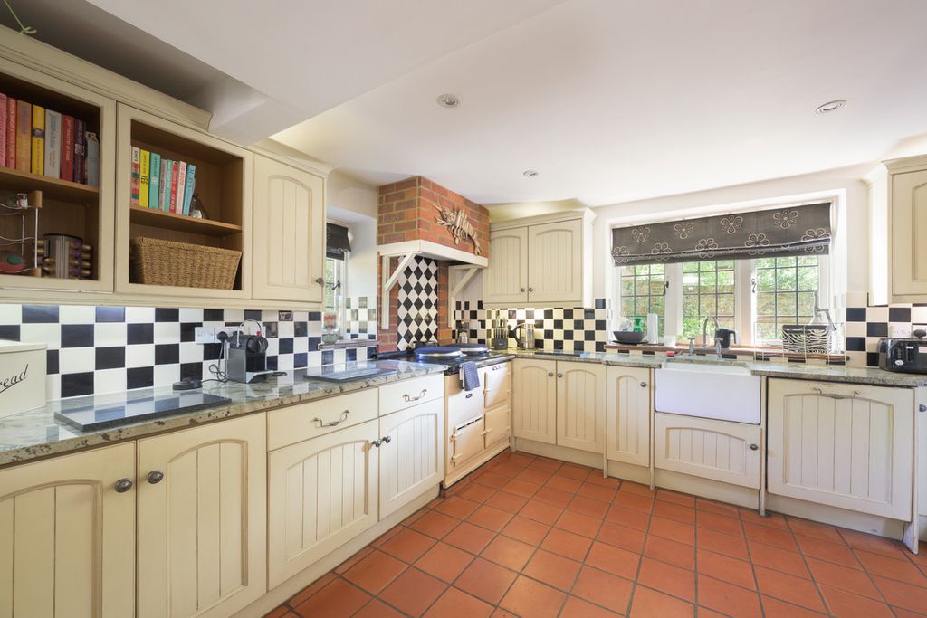Property photo 3 of 37