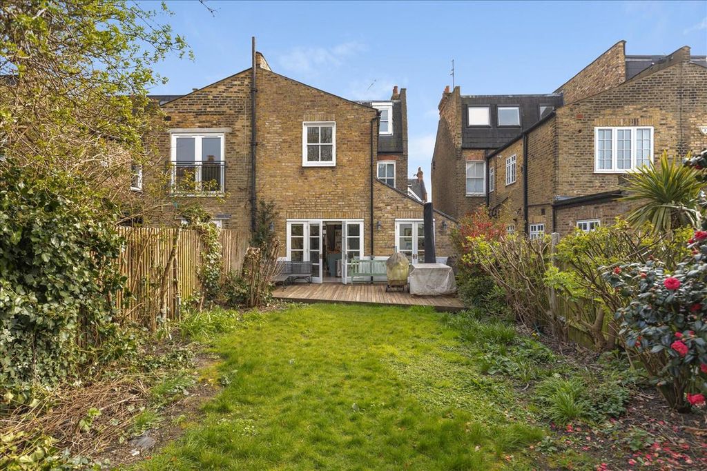 Property photo 2 of 17