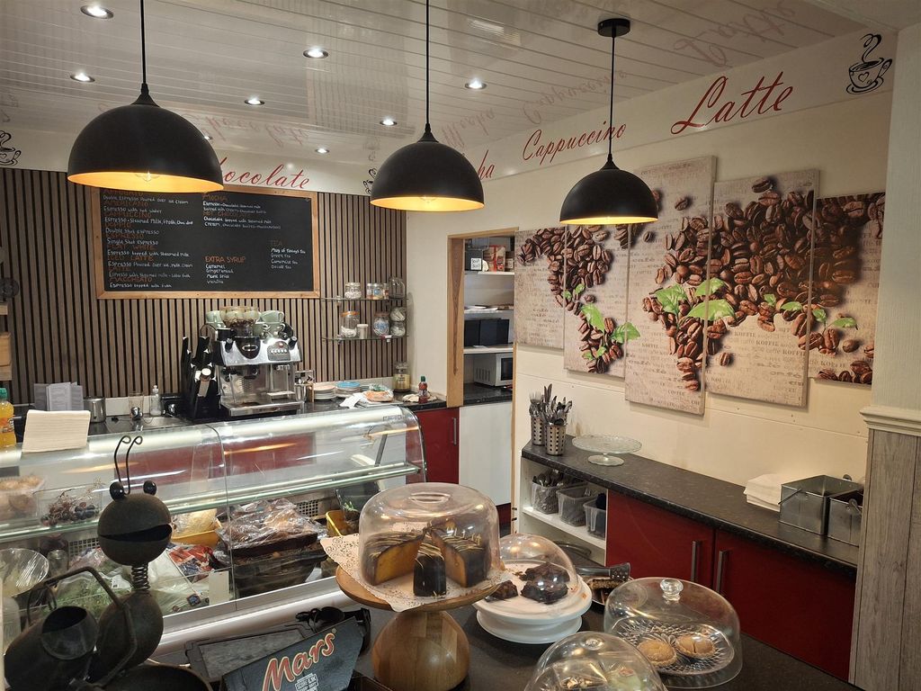 Property photo 2 of 7 Photo 1