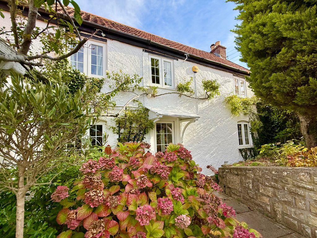 Property photo 1 of 20 The Lodge