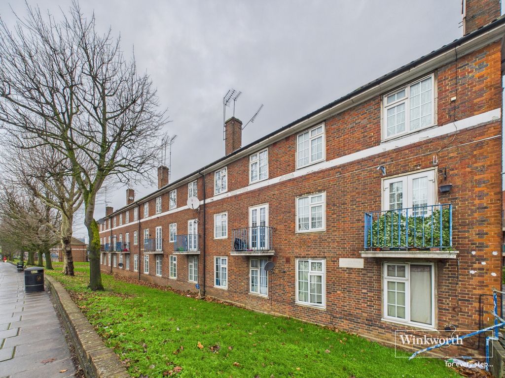 Property photo 1 of 8 External Front