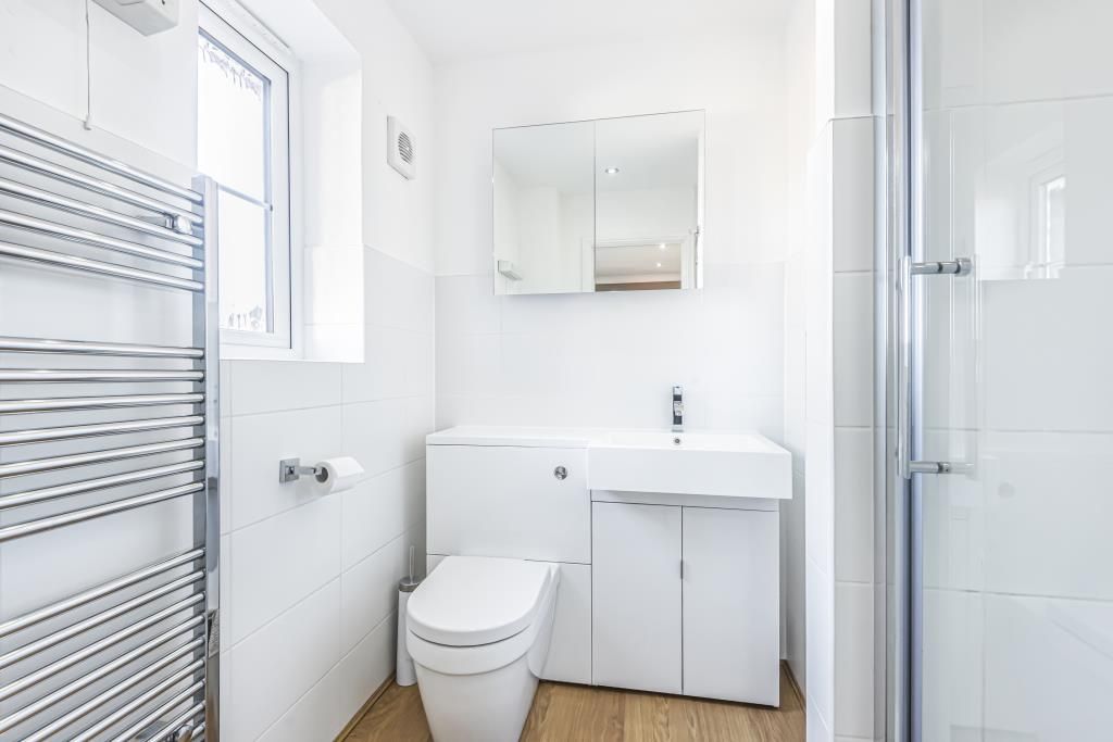 Property photo 3 of 10 Bathroom