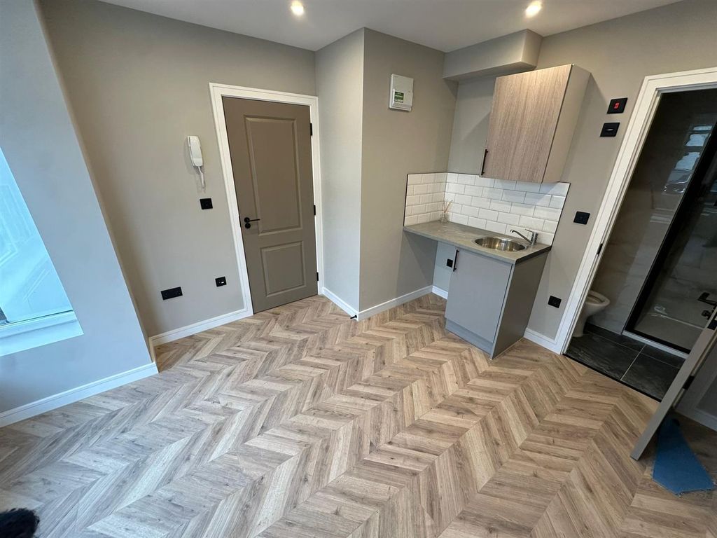 Property photo 3 of 3 Studio 1 11 Valentine Rd Harrow.Jpg