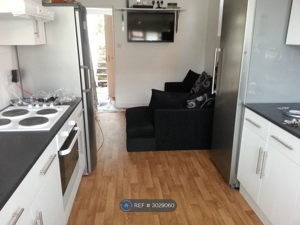 Property photo 2 of 12 Kitchen