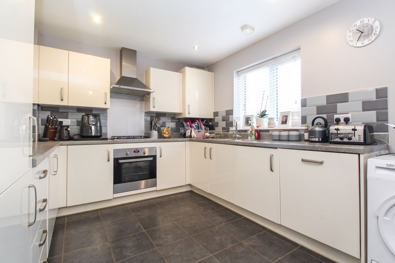 Property photo 3 of 12 Kitchen/Diner