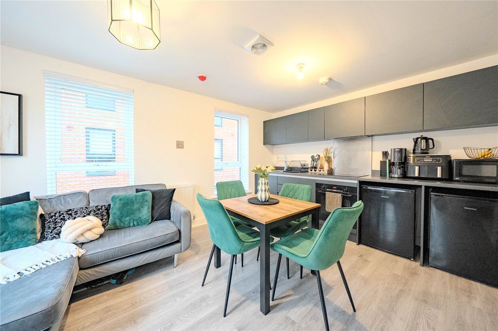 Property photo 3 of 17 Picture No. 11