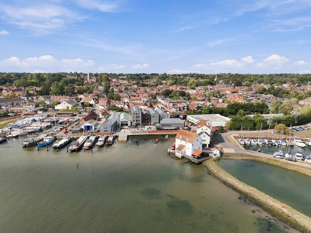 Property photo 1 of 13 Apartment 9, Deben W