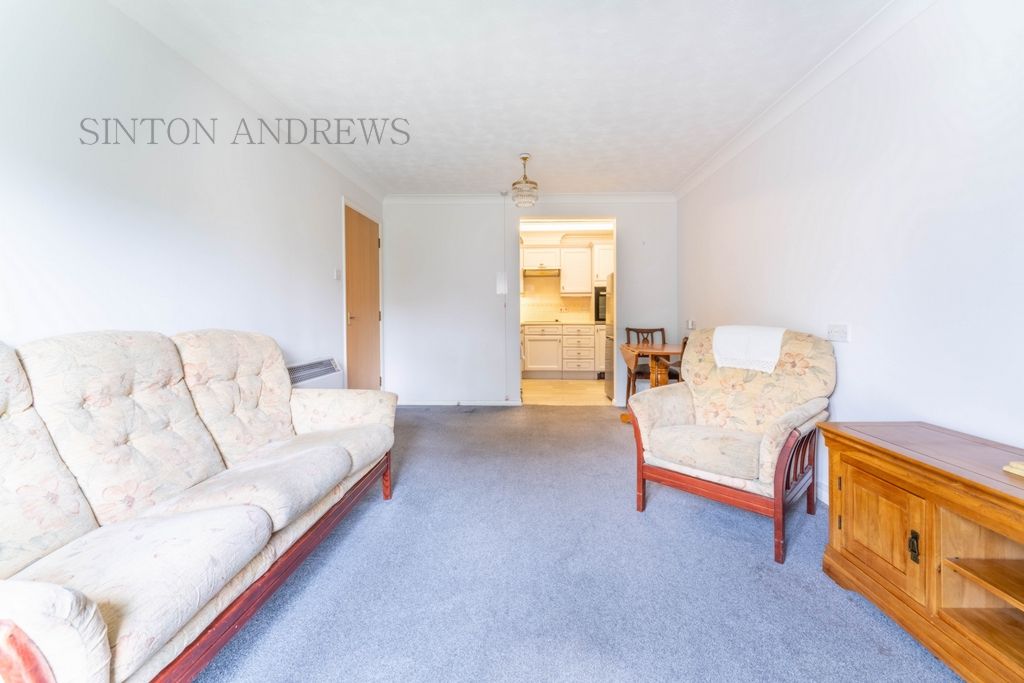 Property photo 3 of 16 Photo 6