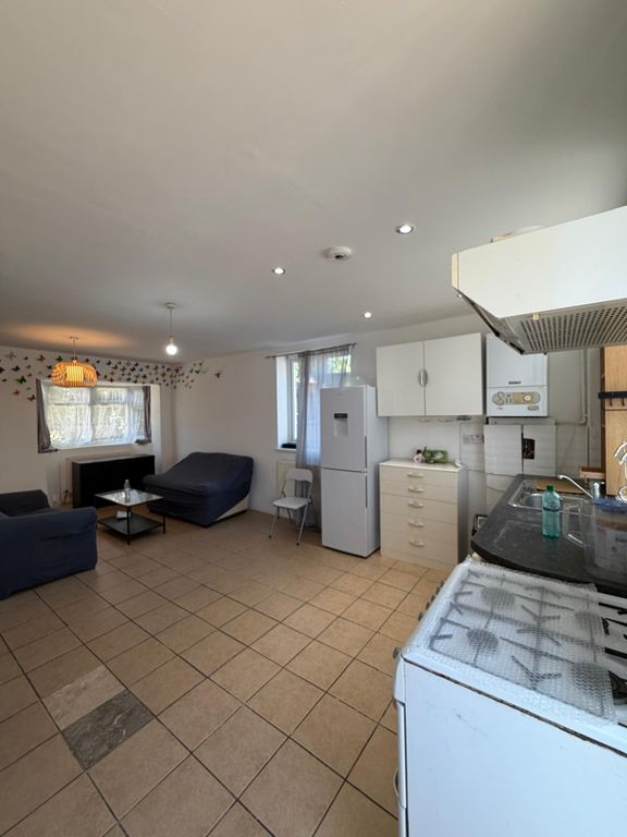 Property photo 2 of 27