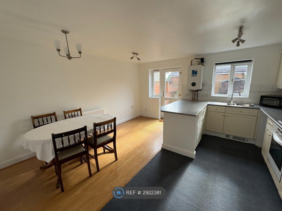 Property photo 2 of 11 Kitchen/Dining