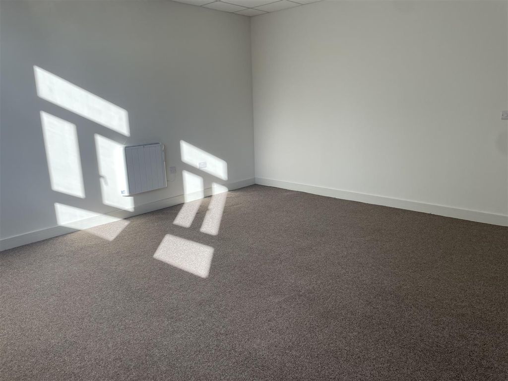 Property photo 2 of 33 Office 2 P2.Jpg