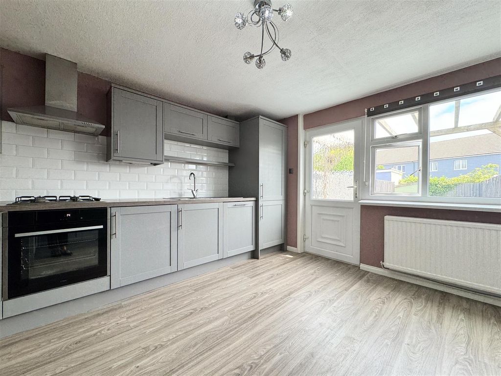 Property photo 2 of 18 Kitchen Diner