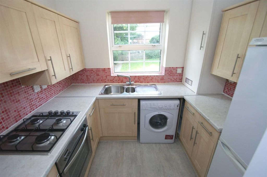 Property photo 1 of 11 Kitchen