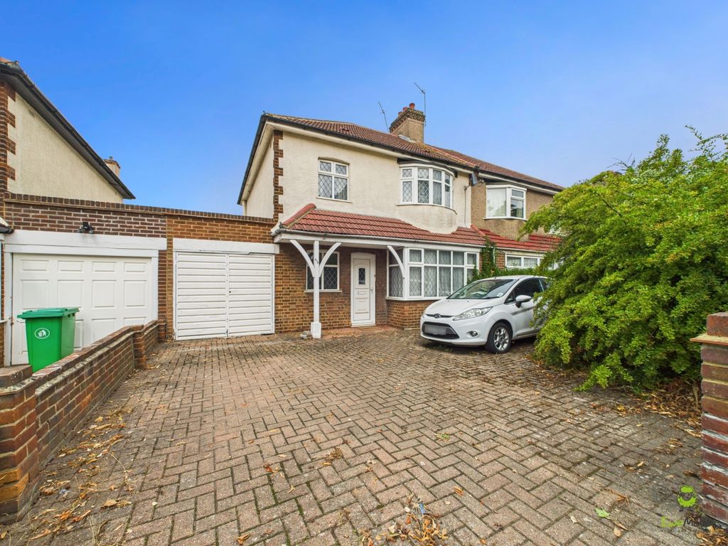 Property photo 1 of 12 Presented By Kevin At Ewemove Bexleyheath And Dart