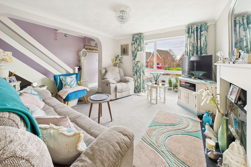 Property photo 2 of 21