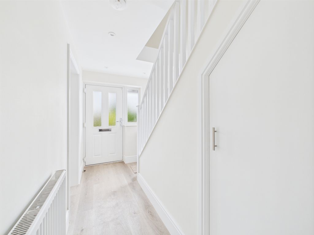 Property photo 2 of 35