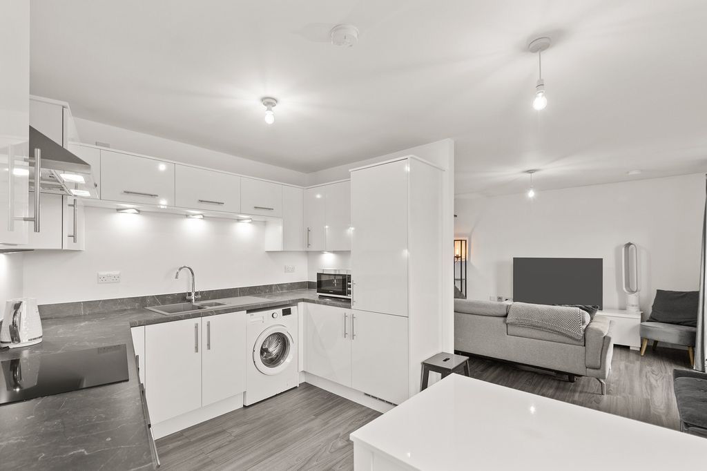 Property photo 3 of 23 4732856