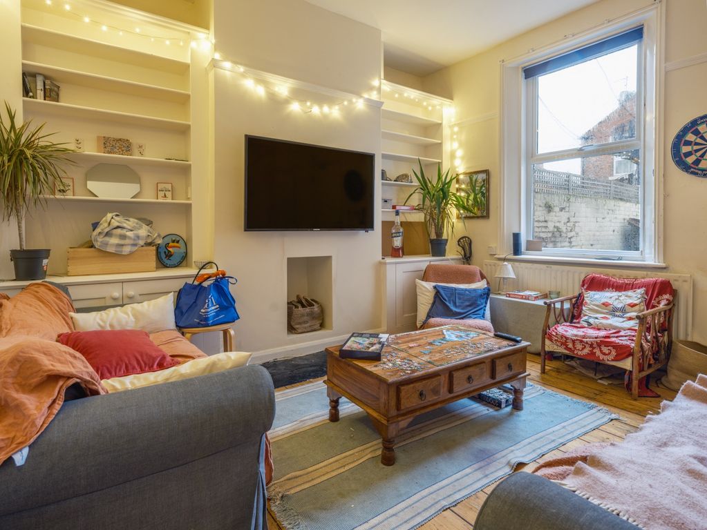 Property photo 2 of 11 3722172