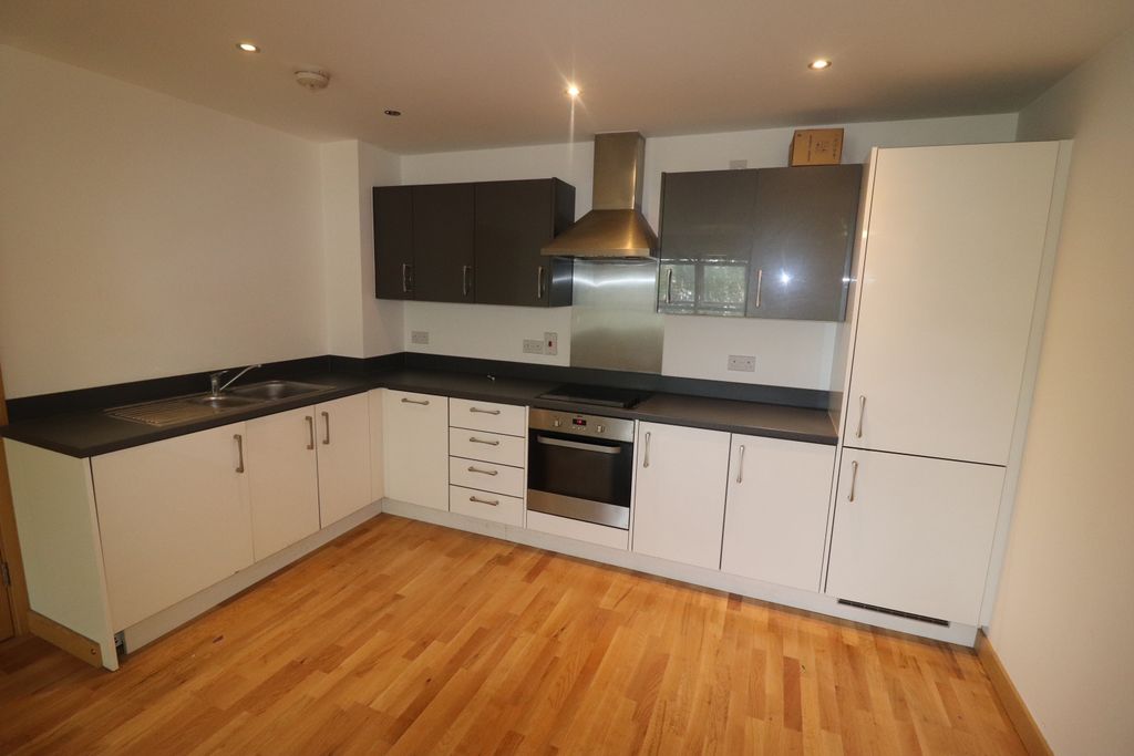 Property photo 2 of 12 Kitchen