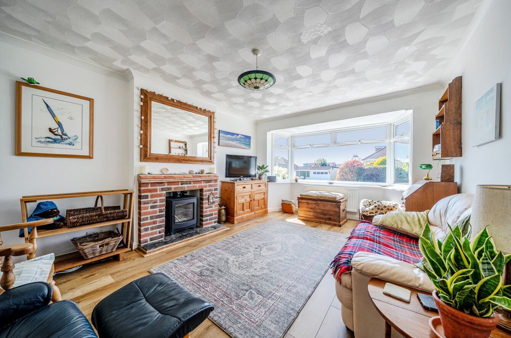 Property photo 2 of 14 1454171-11-69F378...
