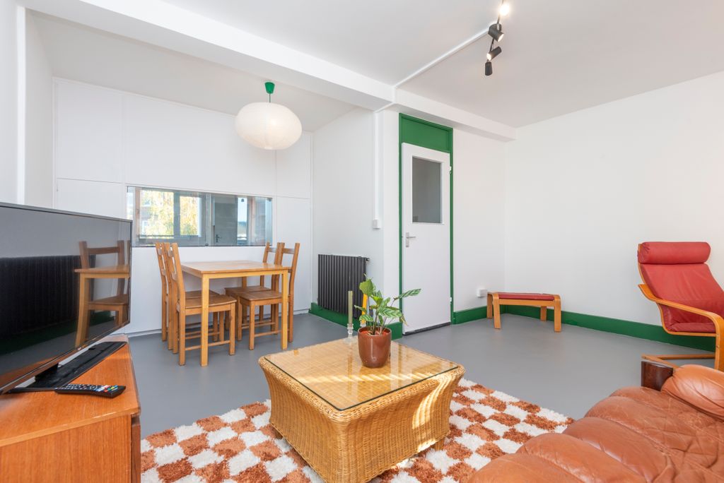 Property photo 3 of 26