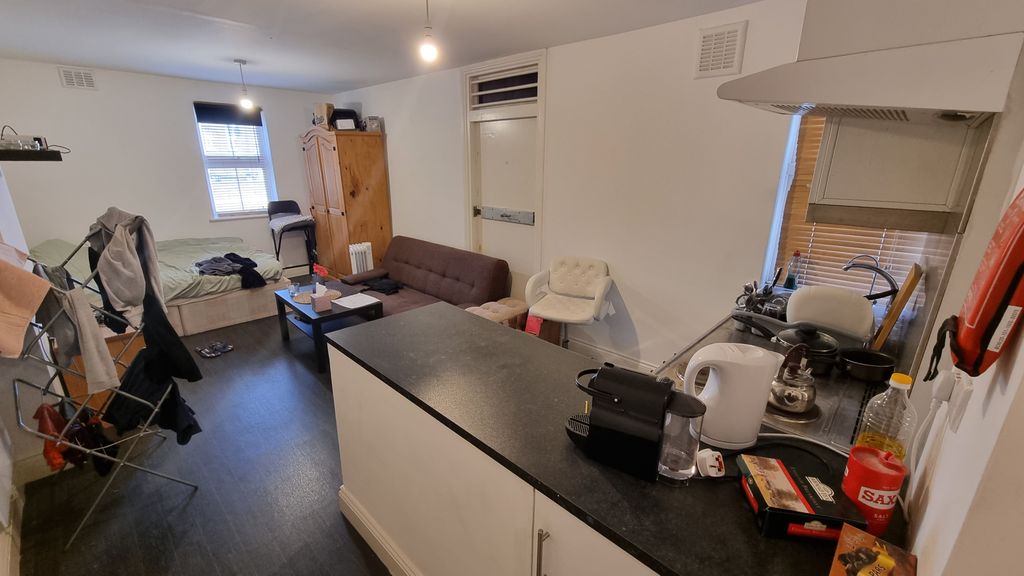 Property photo 3 of 21 59A Barnet High Street, Barnet, Hertfordshire, En5 5Ur