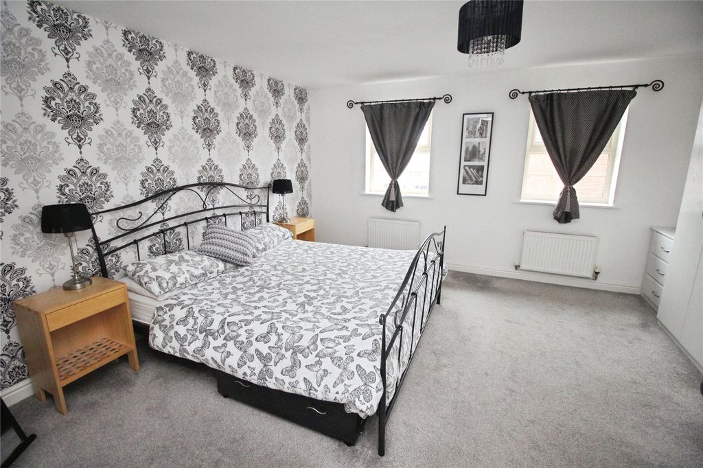 Property photo 3 of 19 Bedroom 1